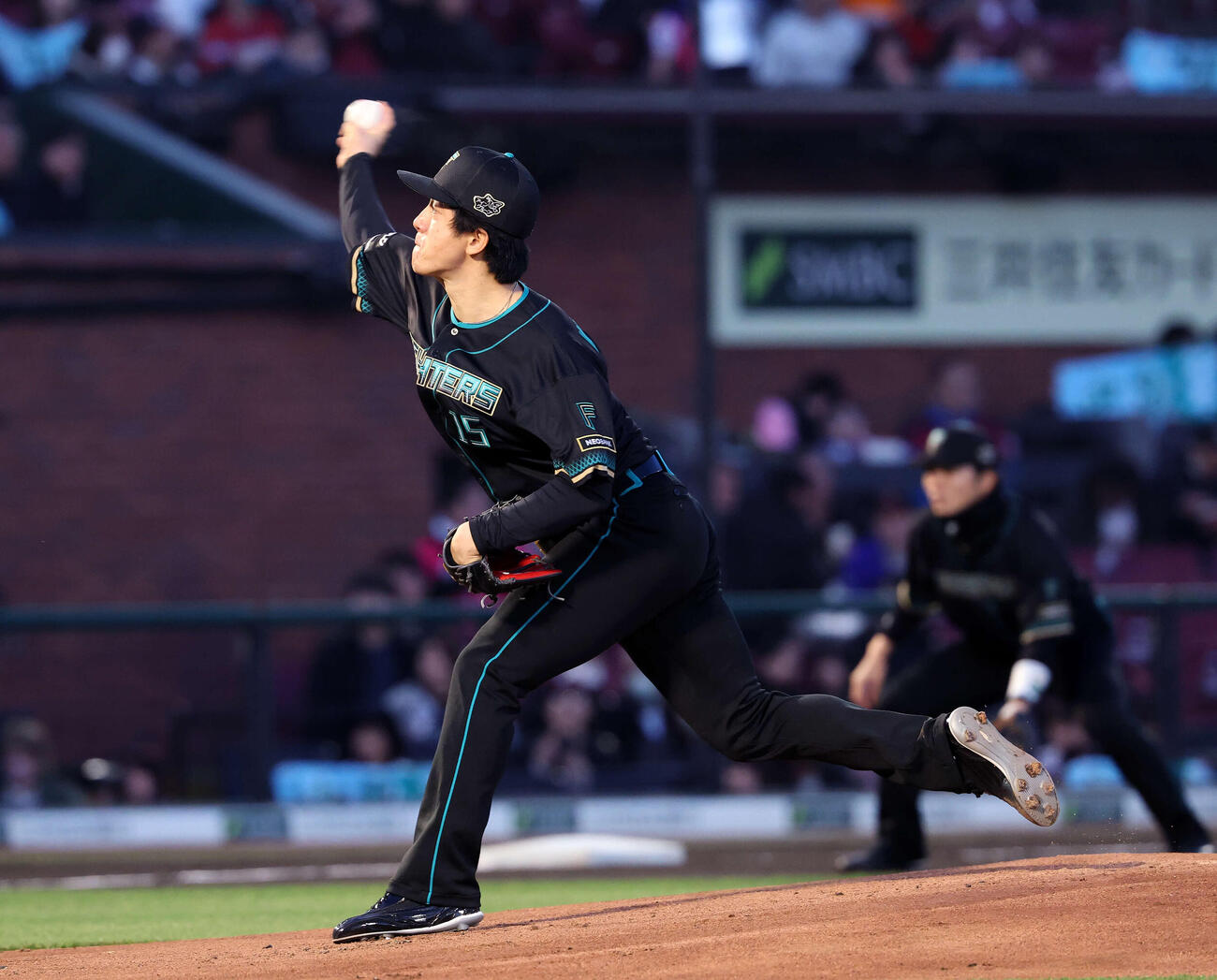 楽天対日本ハム　力投する日本ハム先発の北山（撮影・鈴木正人）　