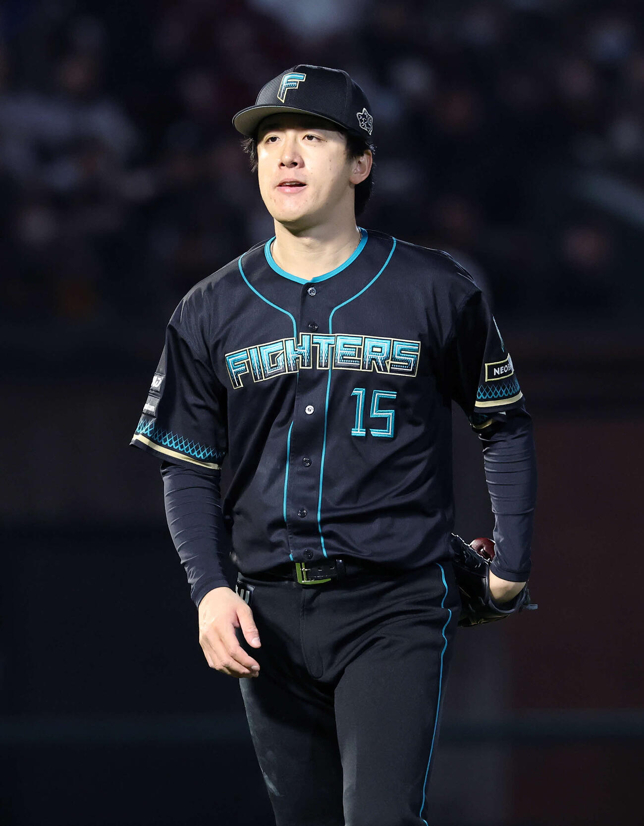 楽天対日本ハム　5回裏、楽天の攻撃を抑えベンチに引き揚げる日本ハム北山（撮影・鈴木正人）　