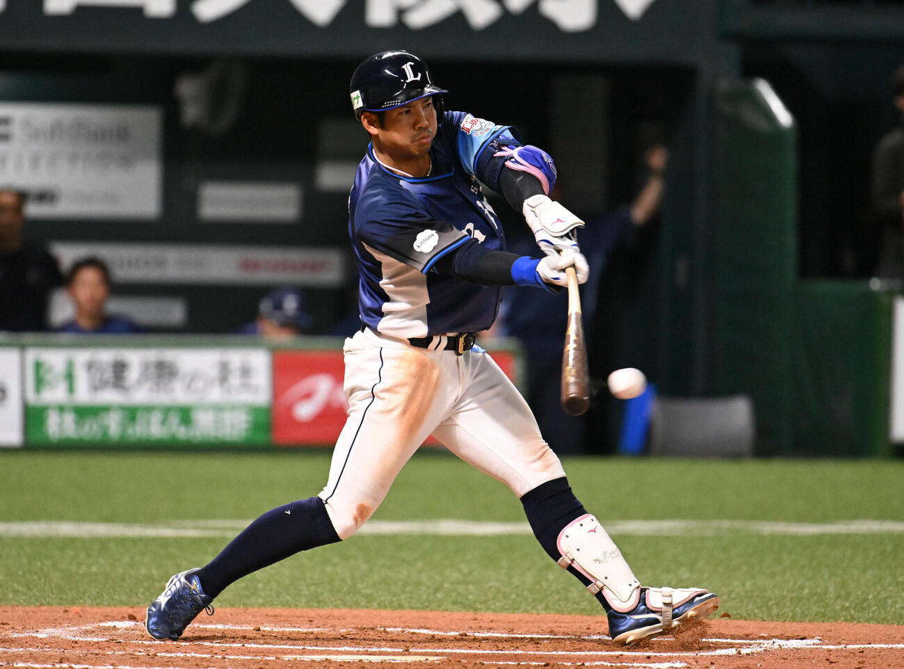 ソフトバンク対西武　7回表西武2死、桑原は中前安打を放つ（撮影・林敢治）