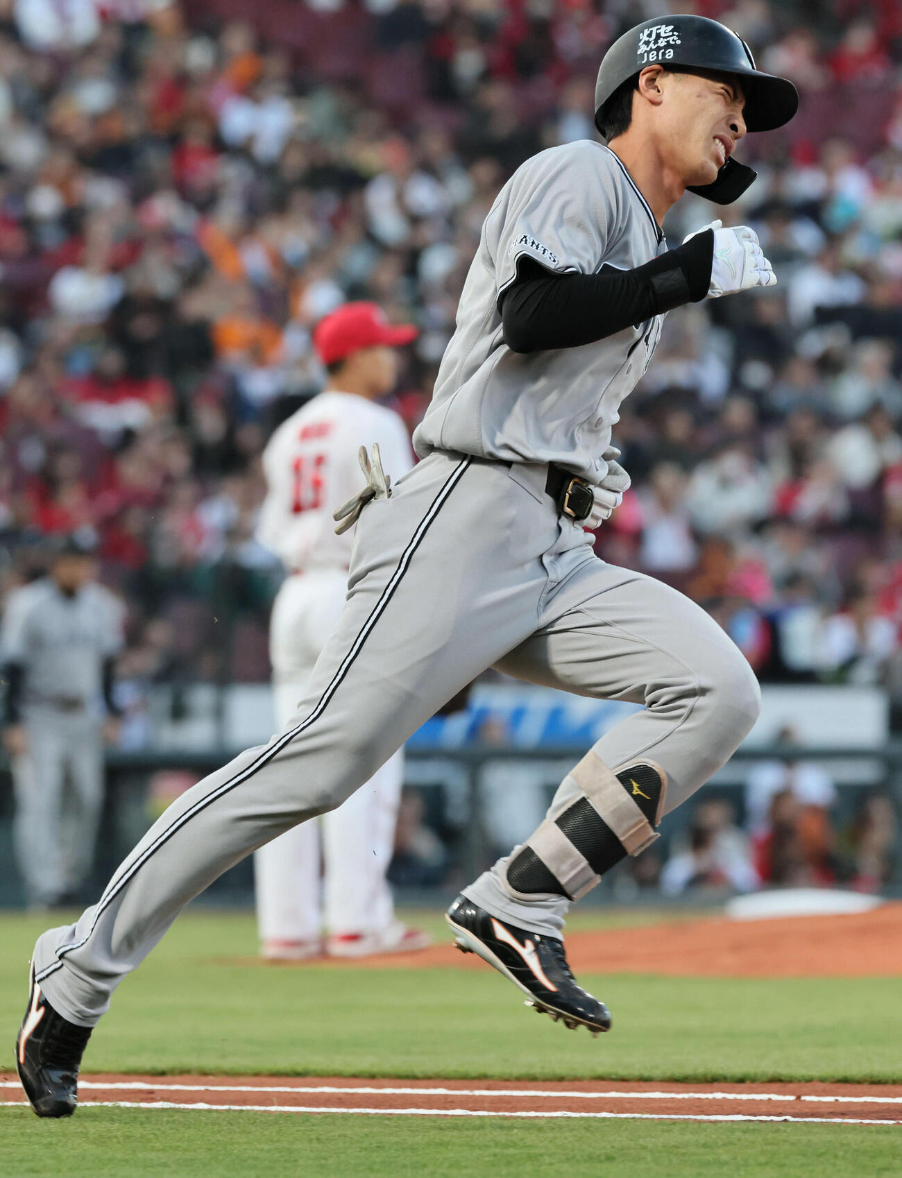 広島対巨人　1回表巨人無死、平山のプロ初打席は中飛（撮影・加藤孝規）