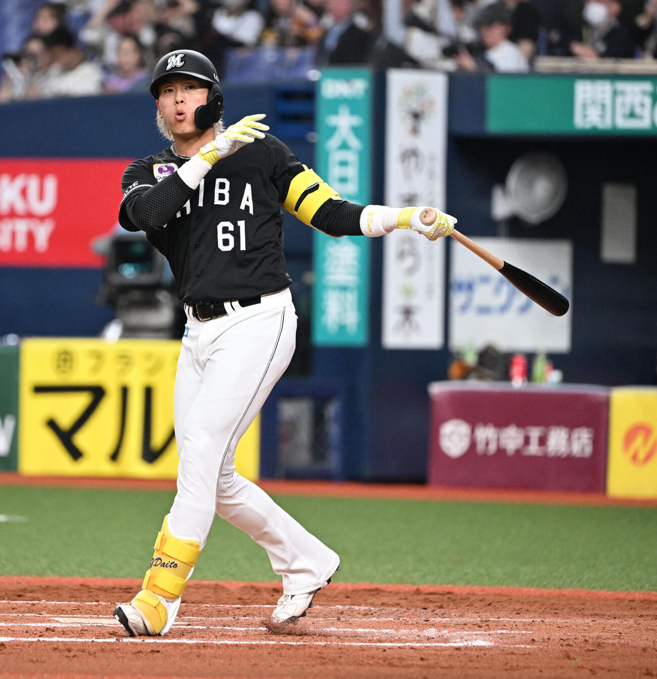 オリックス対ロッテ　7回表ロッテ2死一、二塁、空振り三振に倒れる代打山本大（撮影・和賀正仁）