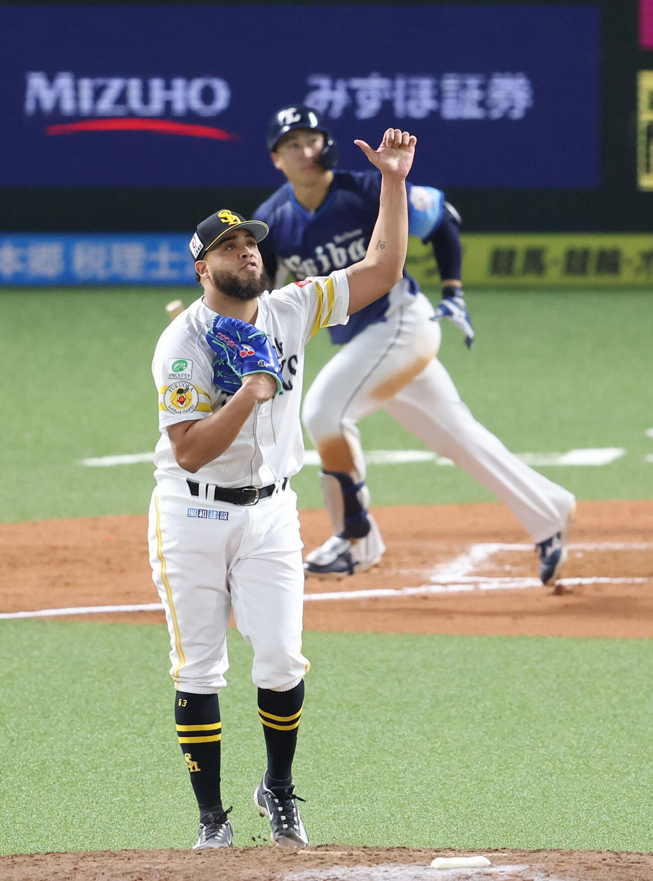 ソフトバンク対西武　8回表西武2死、渡部に左越え本塁打を浴びたヘルナンデス（撮影・梅根麻紀）