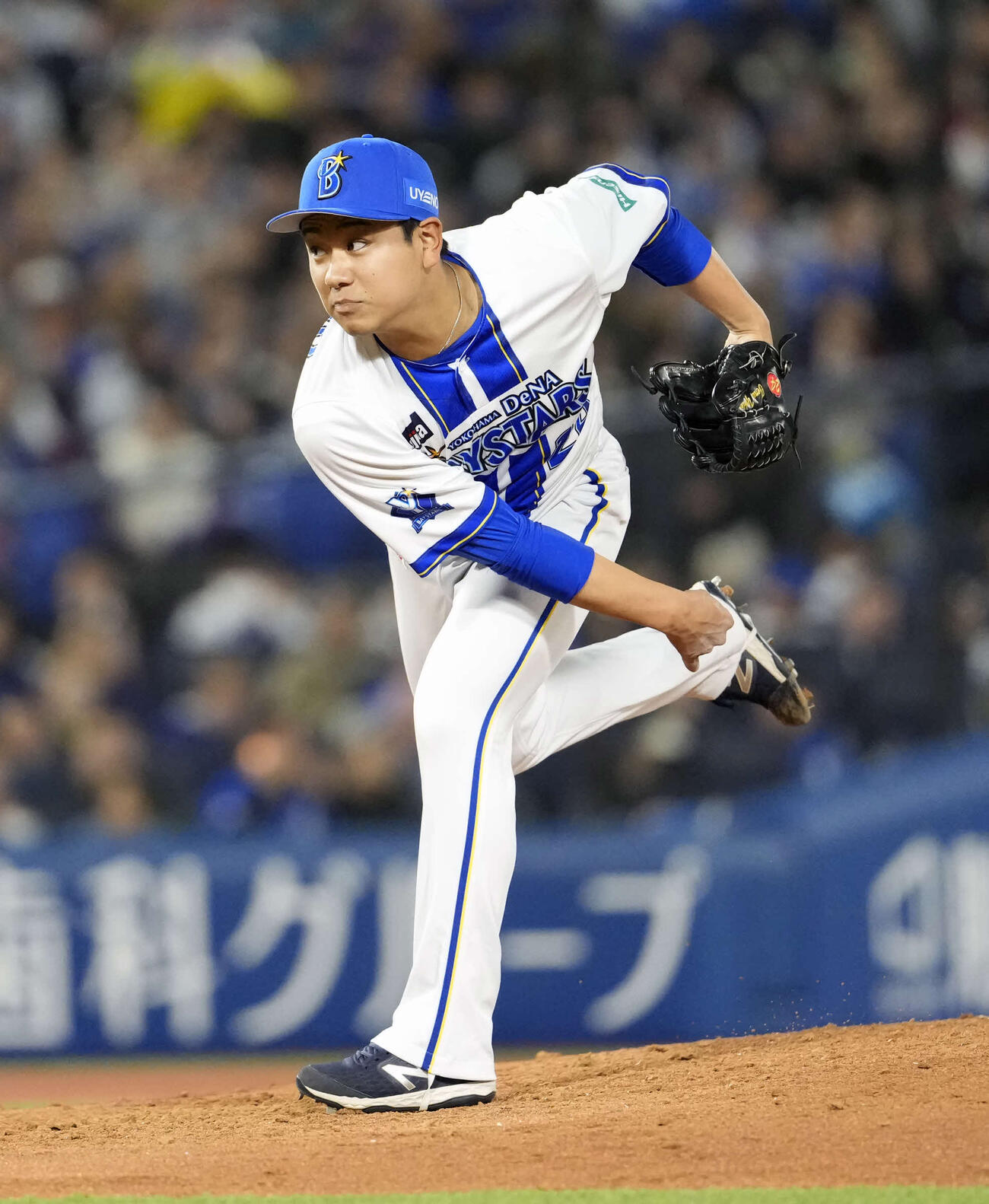 DeNA対中日　4回表2番手で登板するDeNA吉野（撮影・小島史椰）