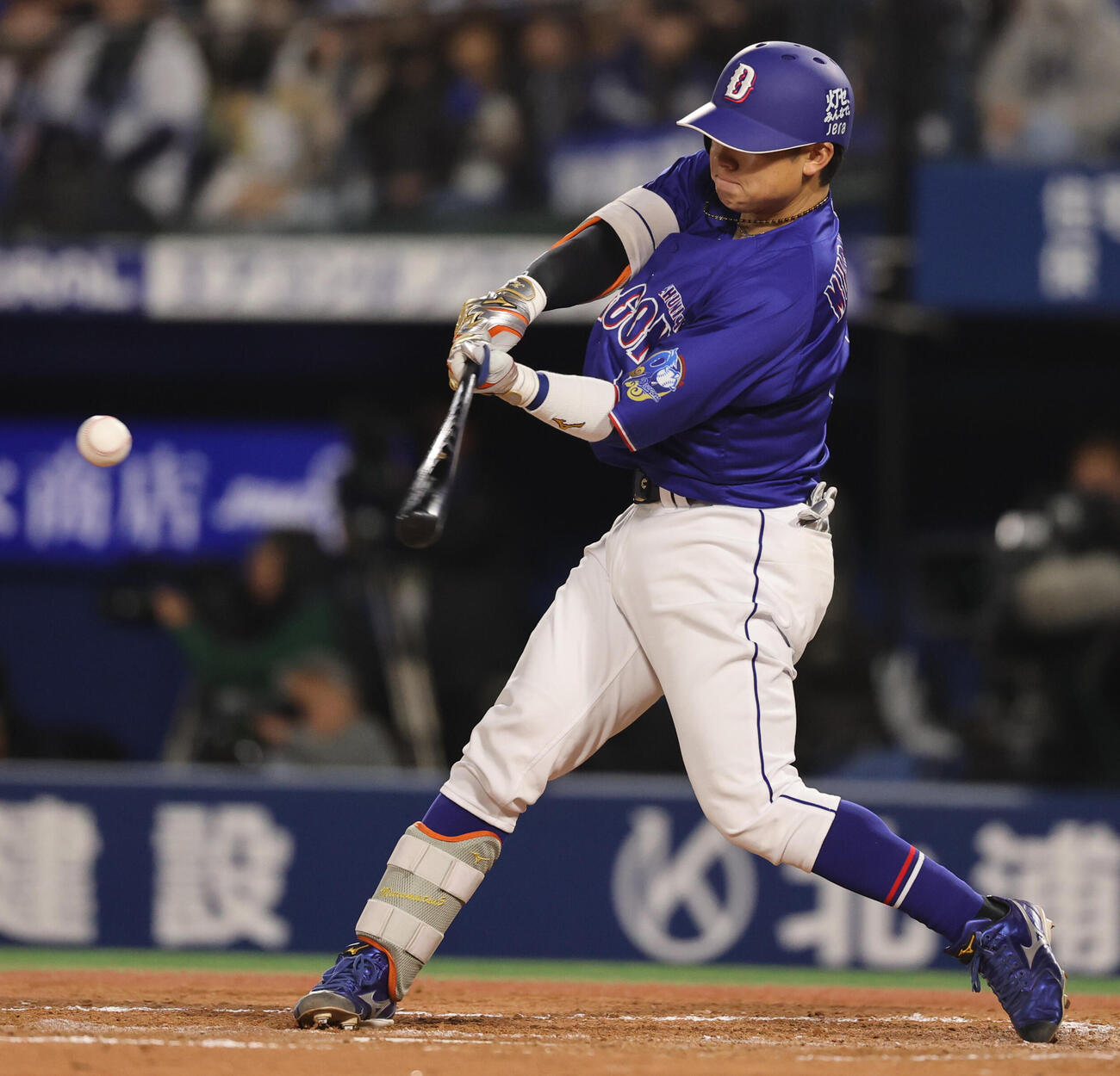 DeNA対中日　8回表中日2死三塁、適時安打を放つ村松（撮影・野上伸悟）