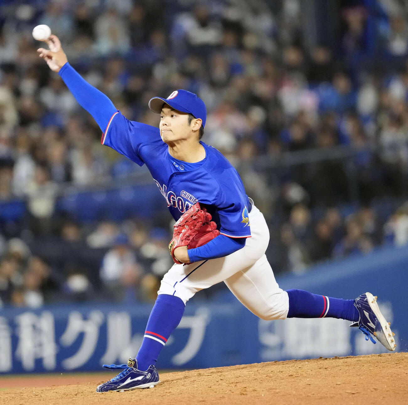 DeNA対中日　10回裏6番手で登板する中日根尾（撮影・小島史椰）