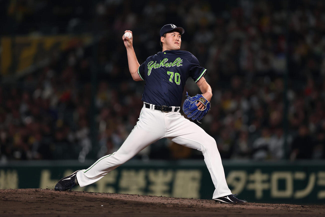 阪神対ヤクルト　力投するヤクルト2番手の広沢（撮影・前田充）