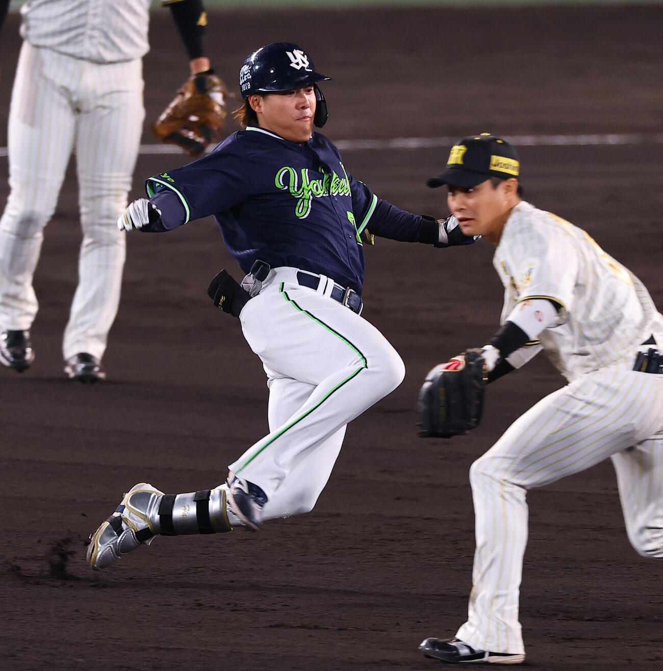 阪神対ヤクルト　6回表ヤクルト2死一、二塁、赤羽は勝ち越し適時二塁打を放つ（撮影・上田博志）