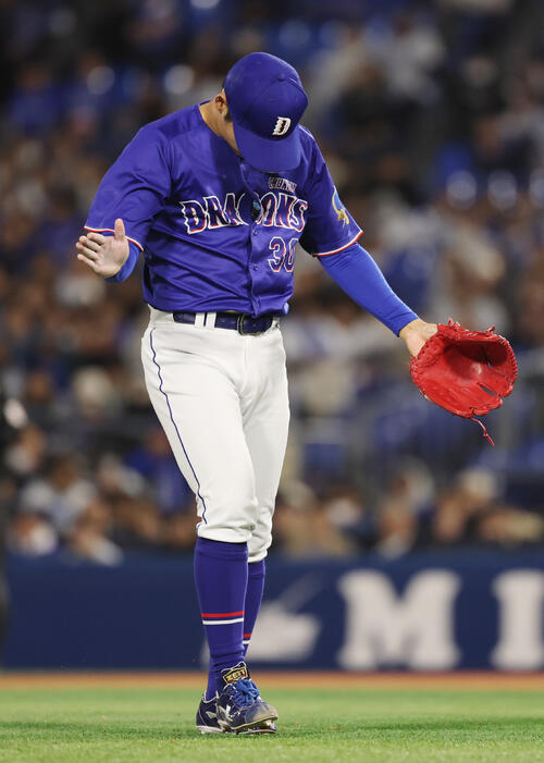 中日】プロ初勝利の根尾昂 記念球は実家へ「両親、父親と母親に