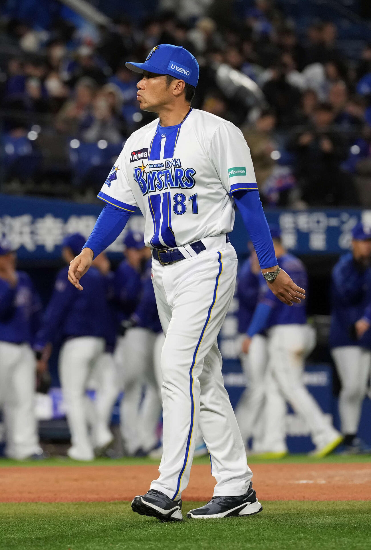DeNA対中日　中日に敗れ口をすぼめるDeNA相川監督（撮影・小島史椰）