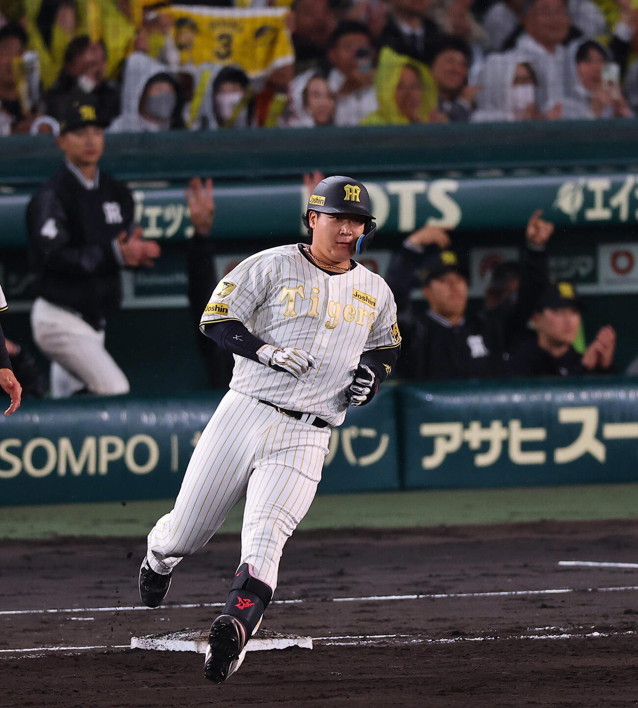 阪神対ヤクルト　4回裏阪神無死二塁、大山は適時打を放つ（撮影・上田博志）