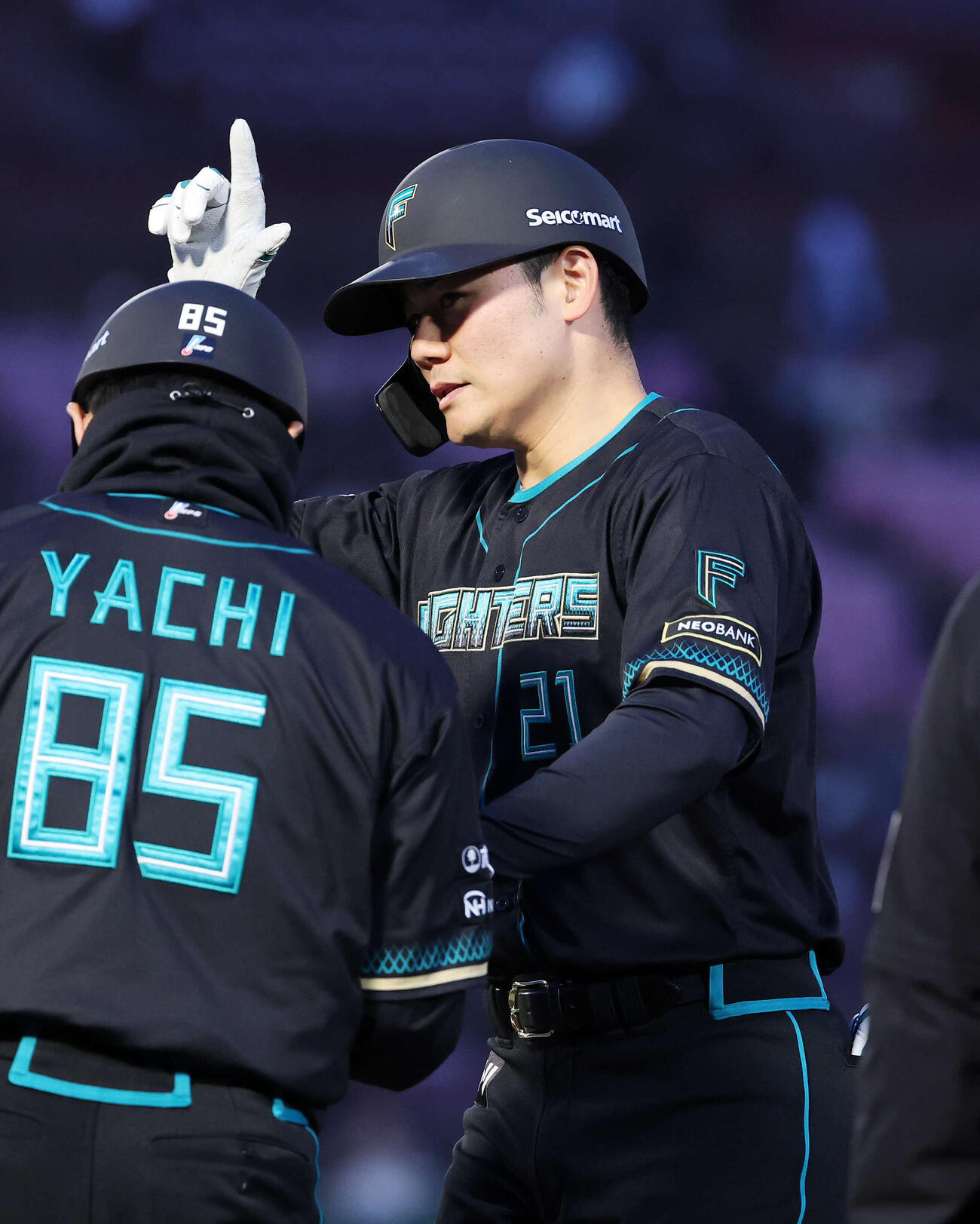 楽天対日本ハム　1回表日本ハム1死、清宮幸は右前打を放ちポーズを決める（撮影・鈴木正人）　