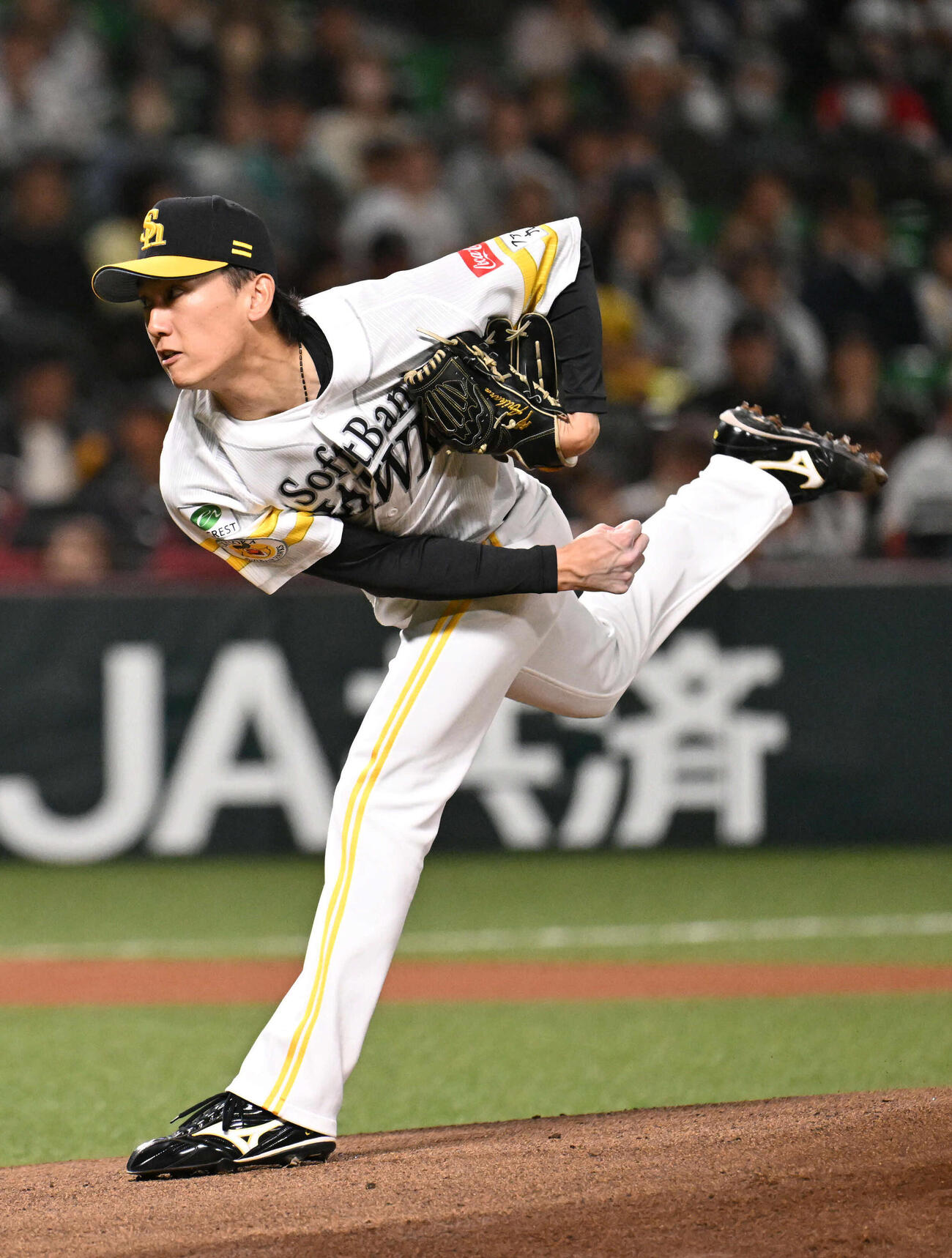 ソフトバンク対西武　ソフトバンク先発の大津（撮影・林敢治）