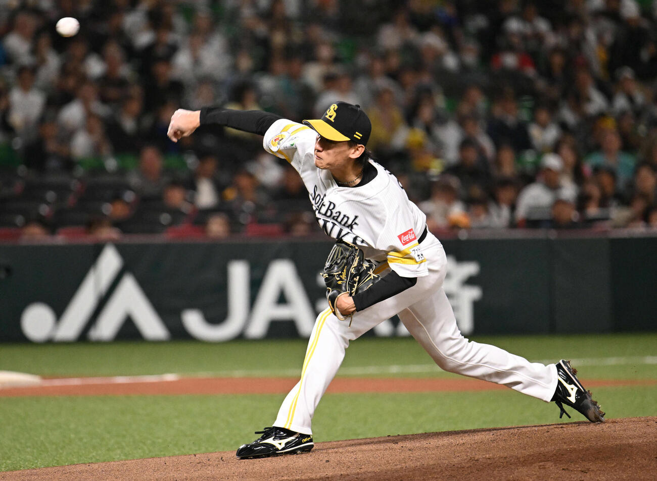 ソフトバンク対西武　ソフトバンク先発の大津（撮影・林敢治）