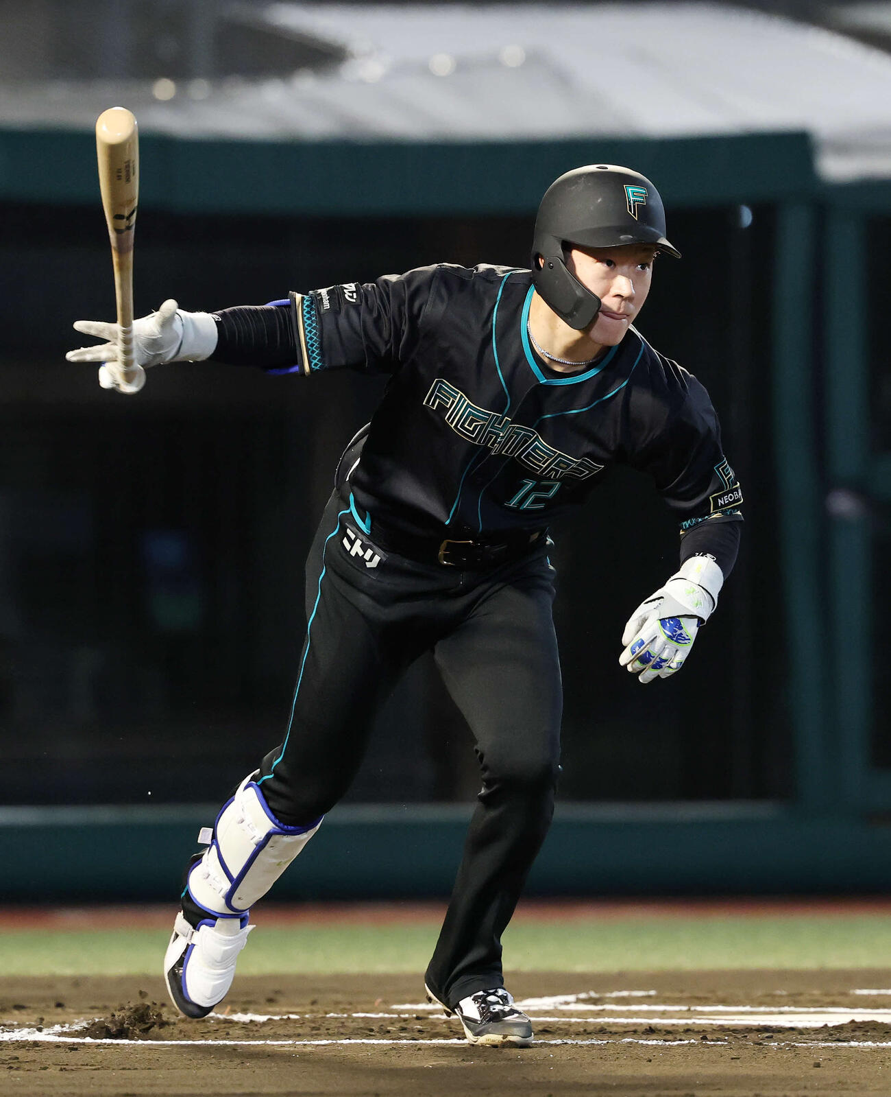 楽天対日本ハム　6回表日本ハム無死、矢沢は二塁打を放つ（撮影・鈴木正人）　
