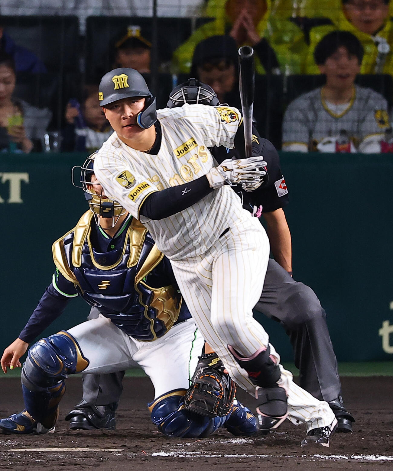 阪神対ヤクルト　4回裏阪神無死二塁、大山は適時打を放つ（撮影・上田博志）
