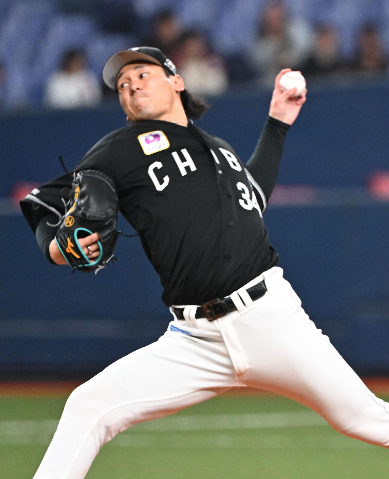 オリックス対ロッテ　10回に登板するロッテ高野（撮影・和賀正仁）