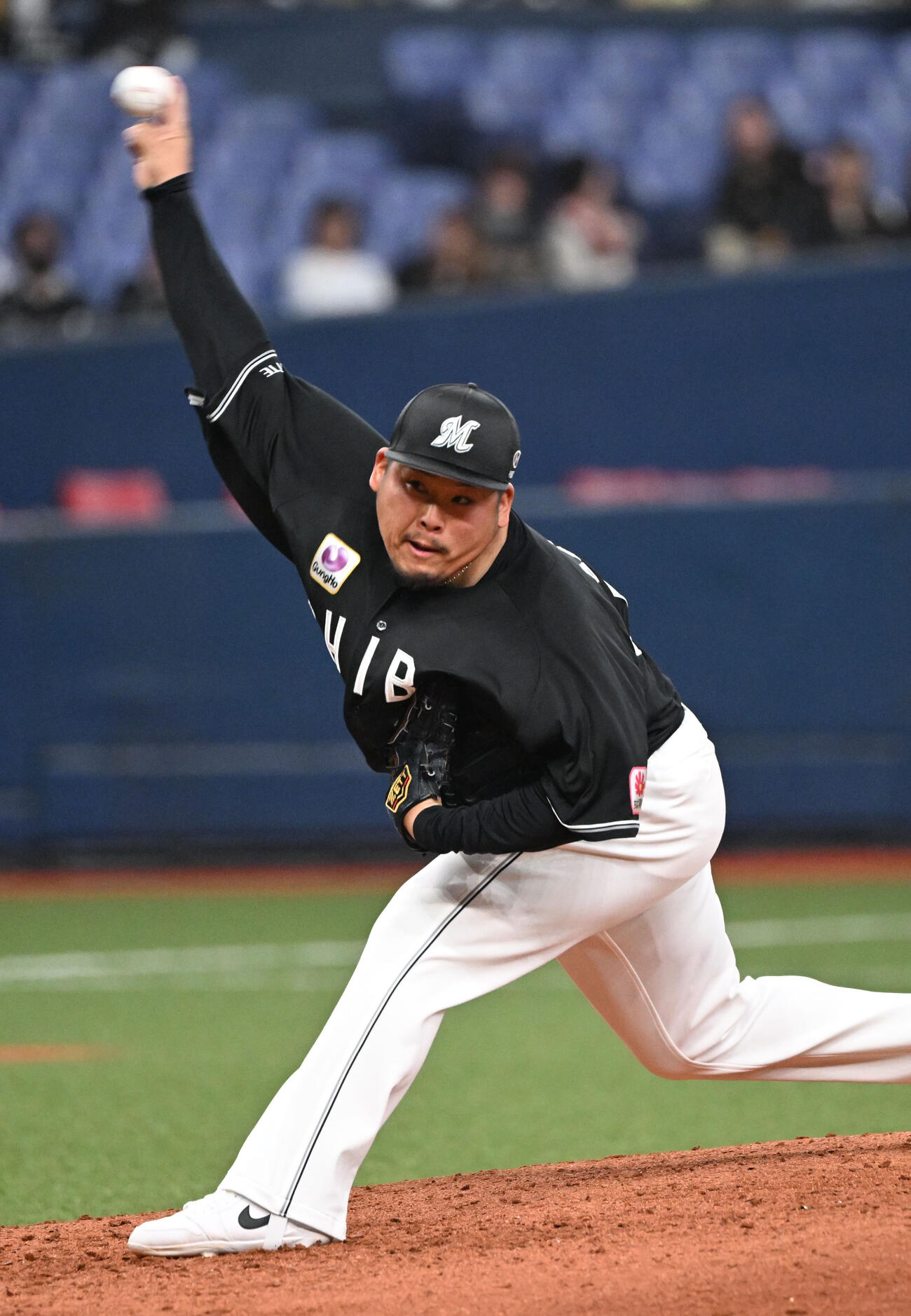 オリックス対ロッテ　6回に登板するロッテ沢田（撮影・和賀正仁）