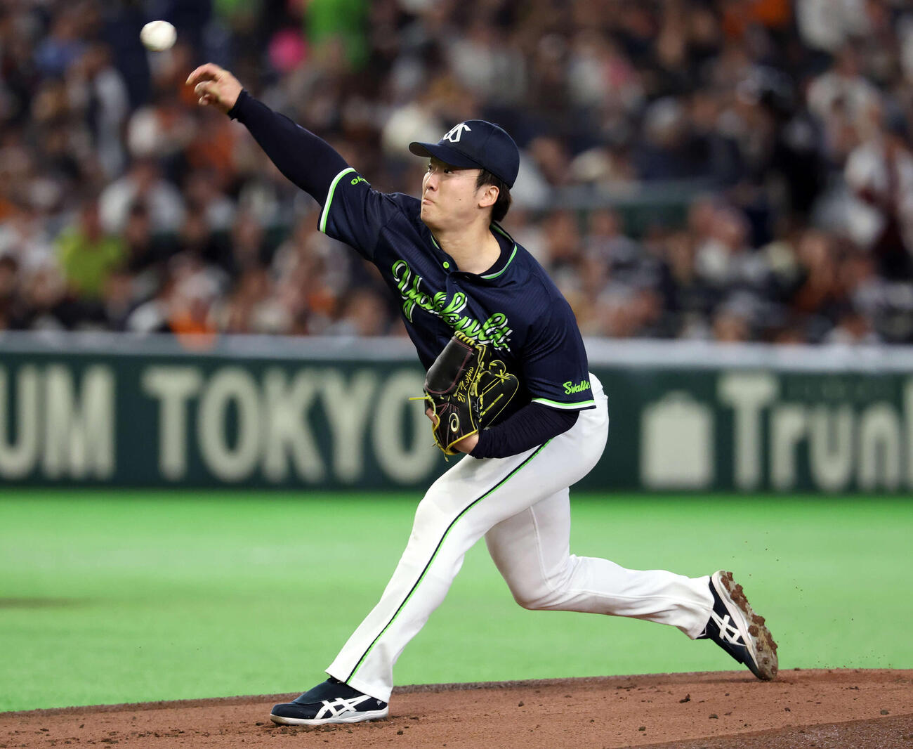 巨人対ヤクルト　力投するヤクルト先発の吉村（撮影・浅見桂子）