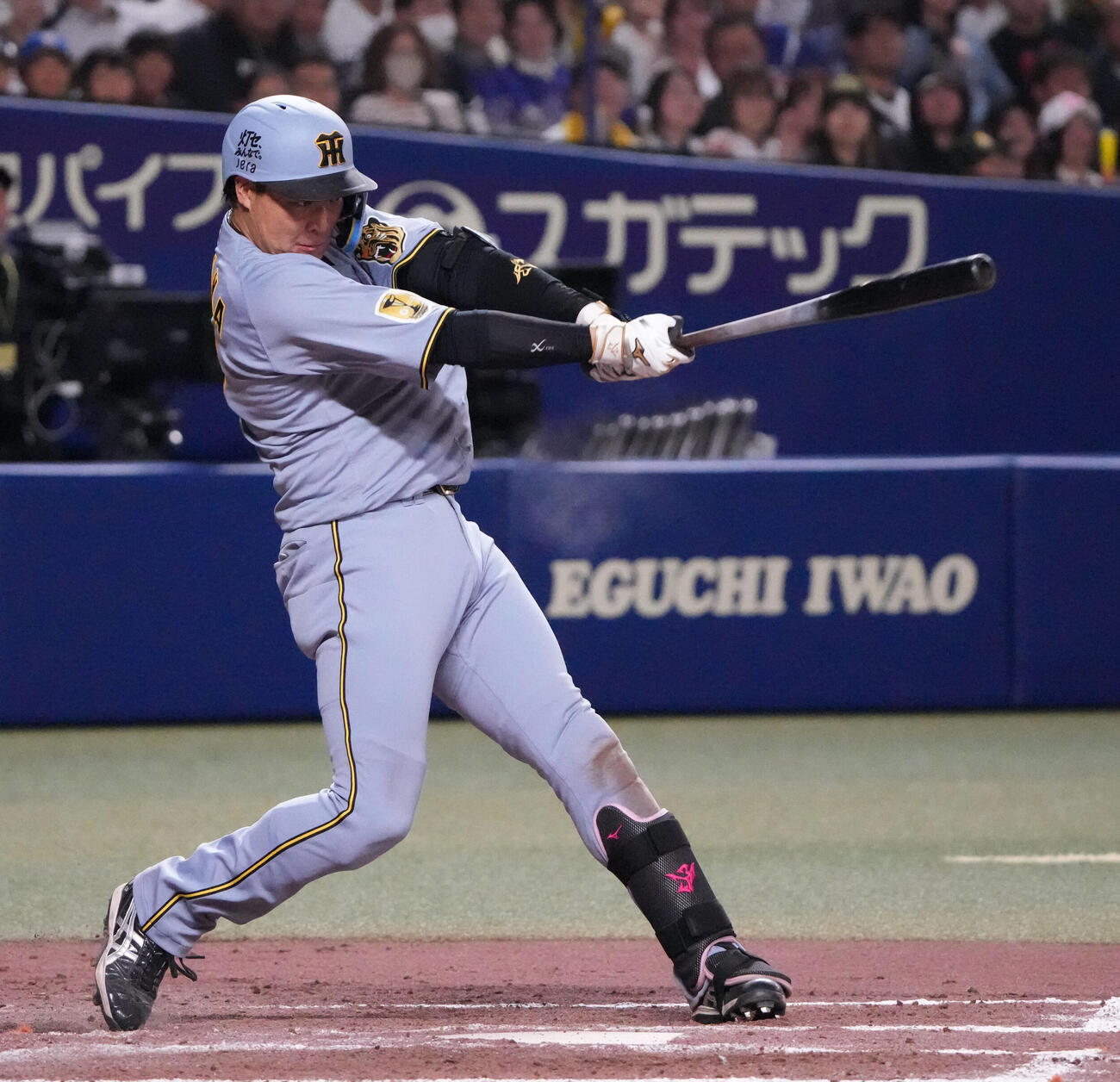 中日対阪神　9回表阪神無死二塁、適時打を放つ大山（撮影・森本幸一）