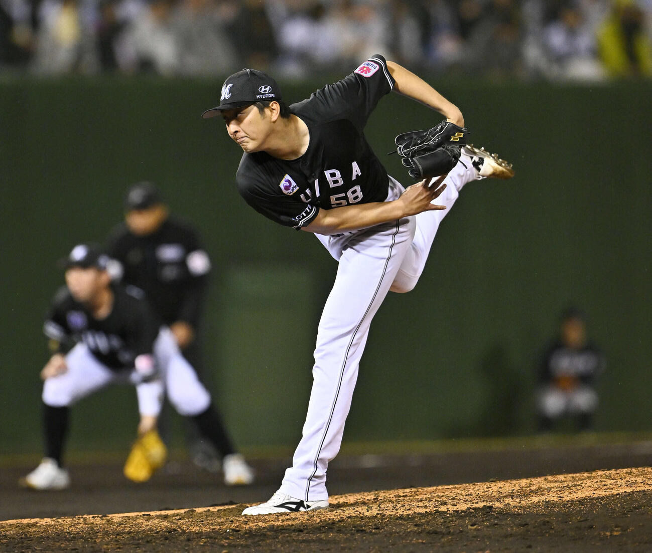西武対ロッテ　ロッテ先発の河村（撮影・滝沢徹郎）
