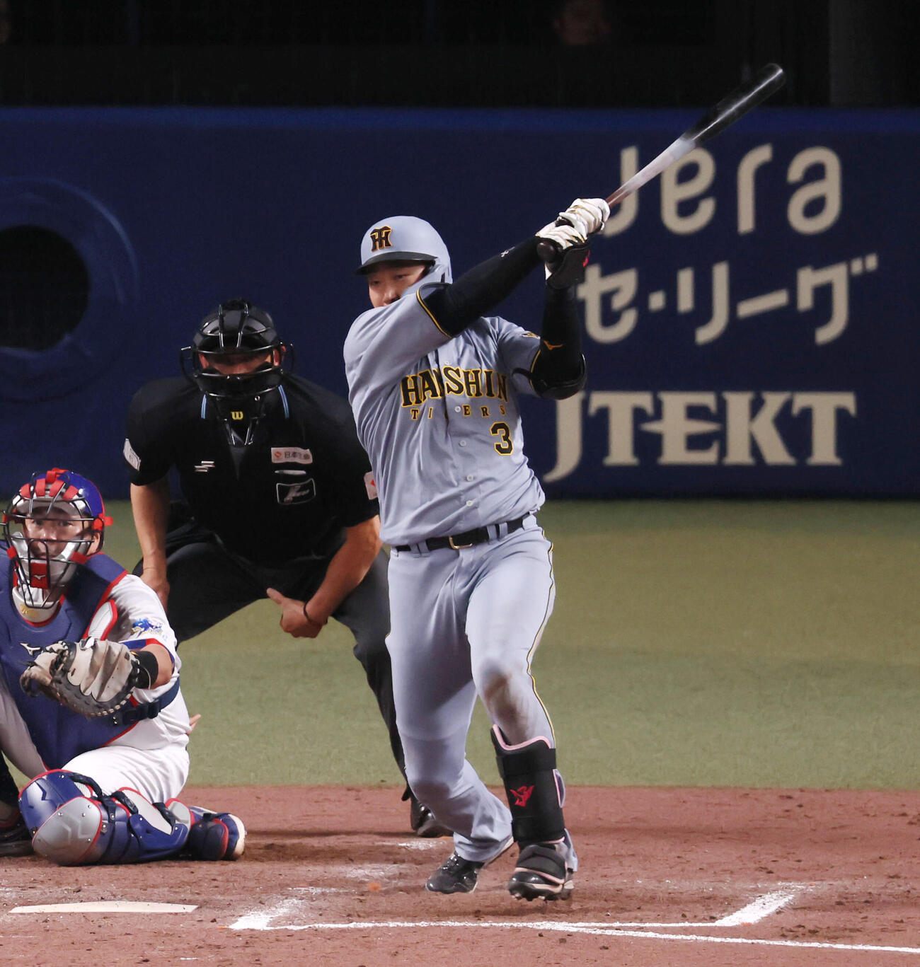 中日対阪神　9回表阪神無死二塁、大山は中前適時打を放つ（撮影・加藤哉）