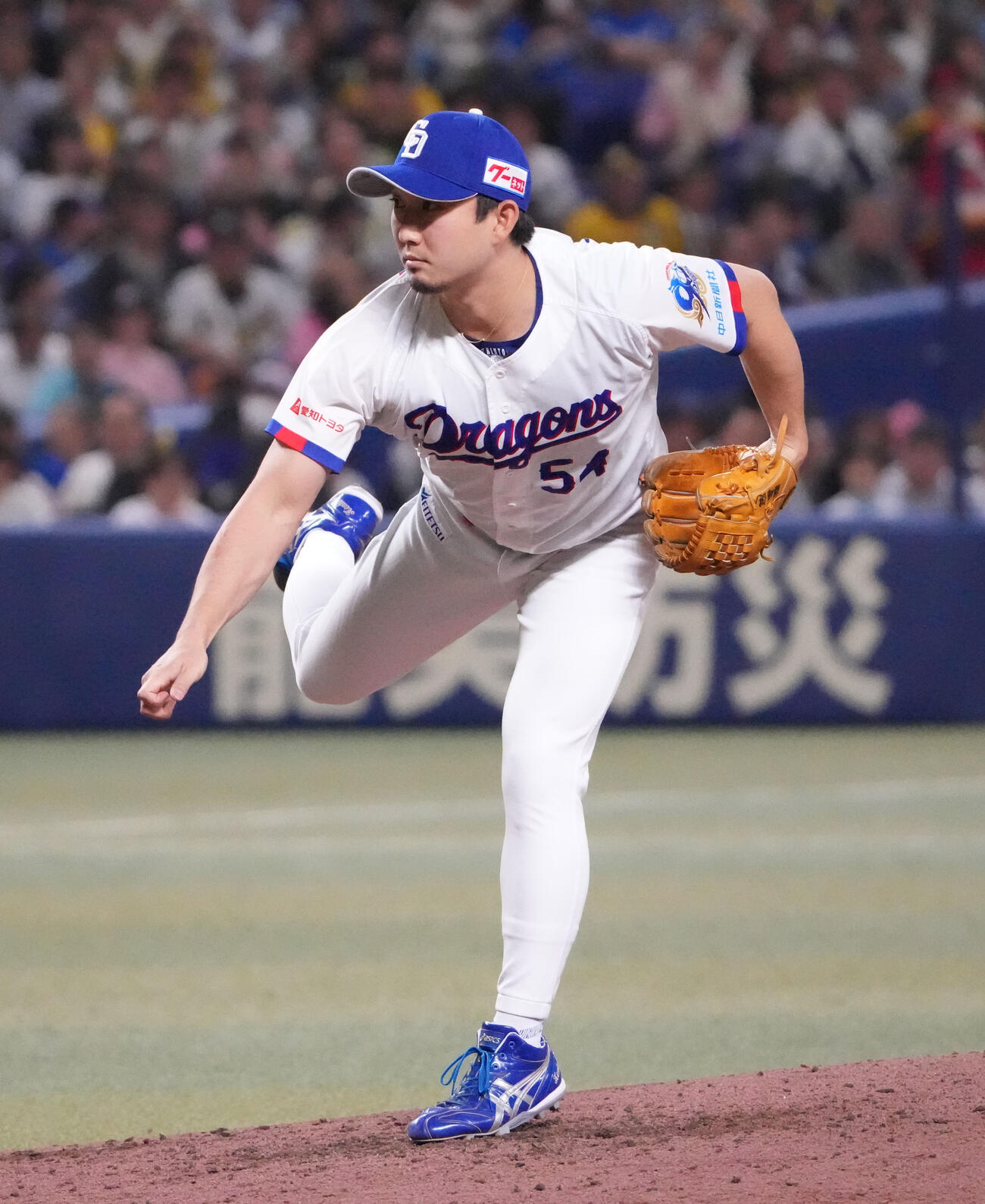 中日対阪神　8回表、中日3番手で登板する藤嶋（撮影・森本幸一）