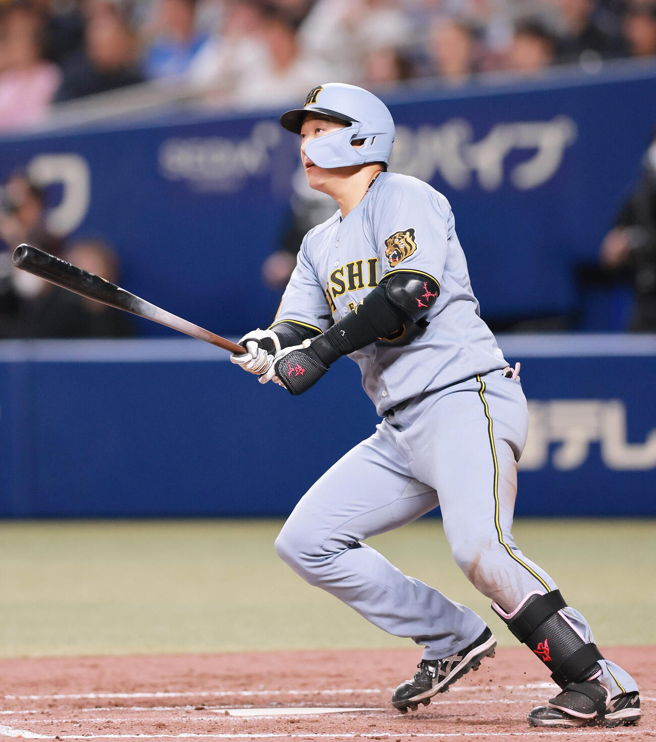 中日対阪神　4回表阪神1死、二塁打を放つ大山（撮影・上山淳一）