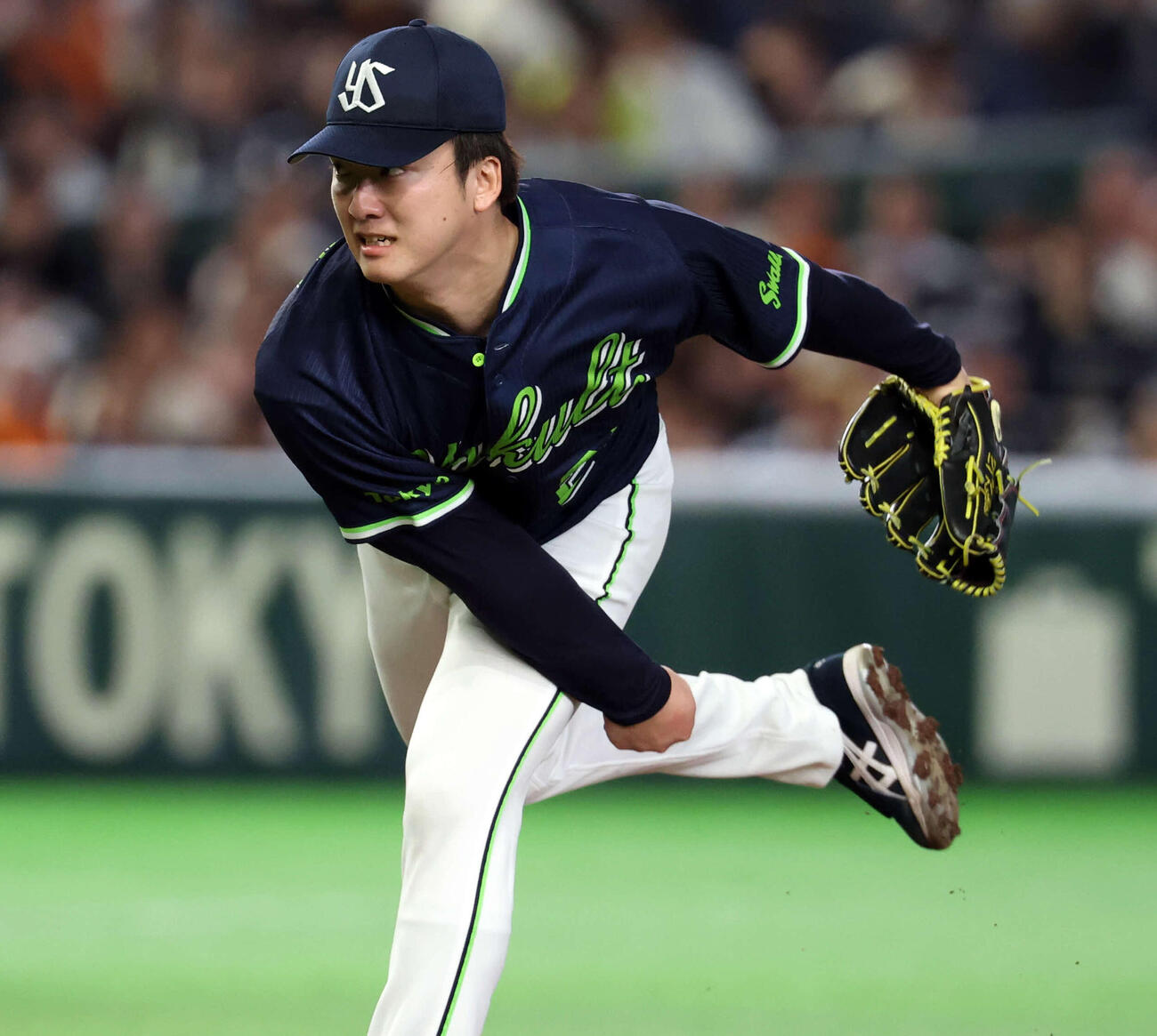 巨人対ヤクルト　力投するヤクルト先発の吉村（撮影・浅見桂子）