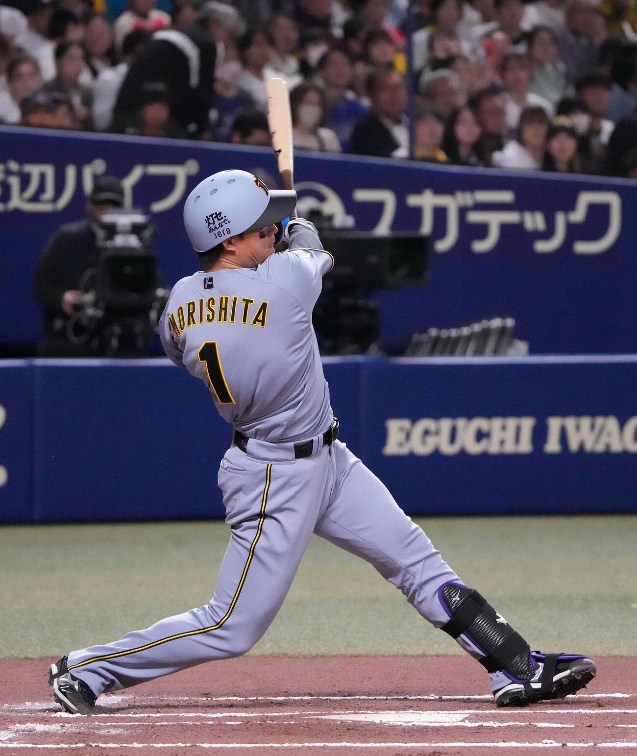 中日対阪神　6回表阪神1死、本塁打を放つ森下（撮影・森本幸一）