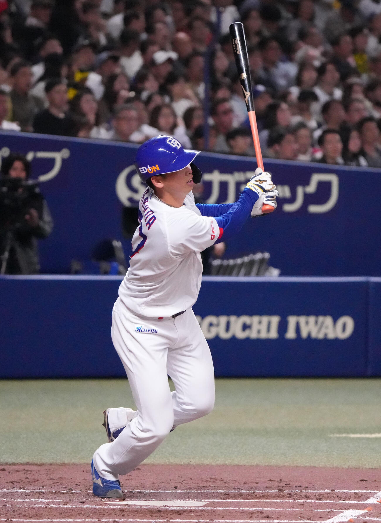中日対阪神　3回裏中日2死、本塁打を放つ花田（撮影・森本幸一）