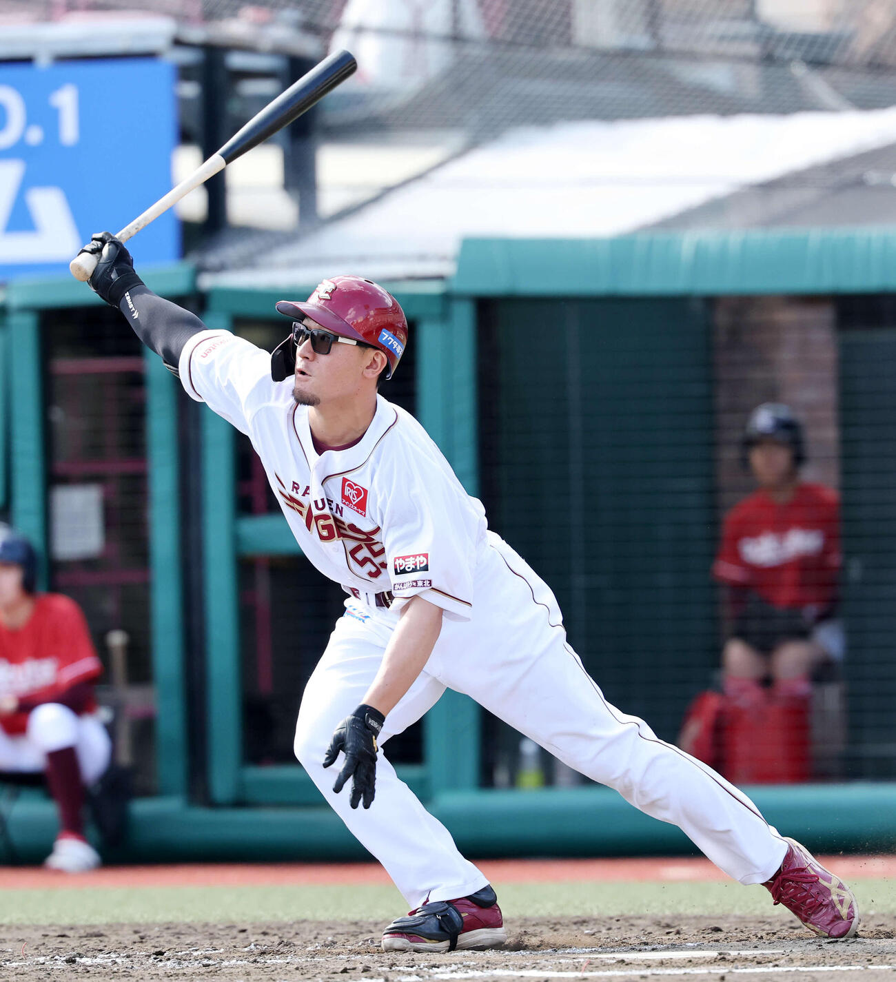 楽天対オリックス　4回裏楽天無死、YG安田は二塁打を放つ（撮影・鈴木正人）　