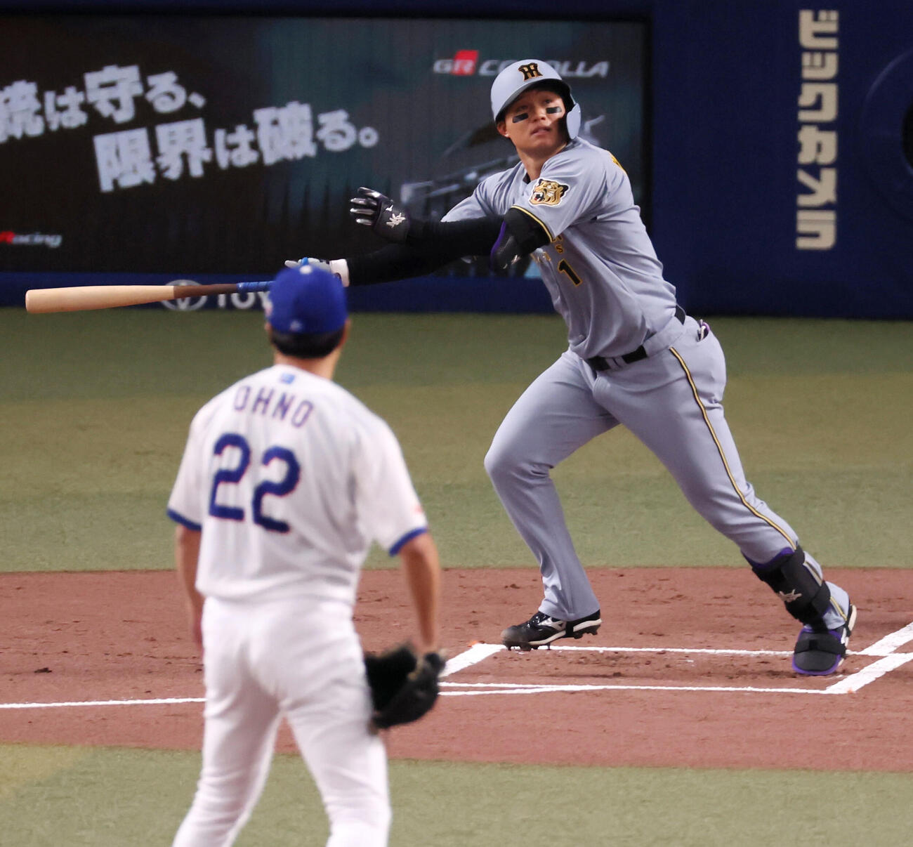 中日対阪神　1回表阪神2死、森下は左越えソロ本塁打を放つ。投手大野（撮影・加藤哉）