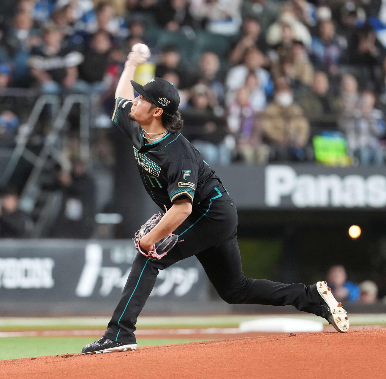 日本ハム対ソフトバンク　日本ハム先発の伊藤（撮影・井上学）