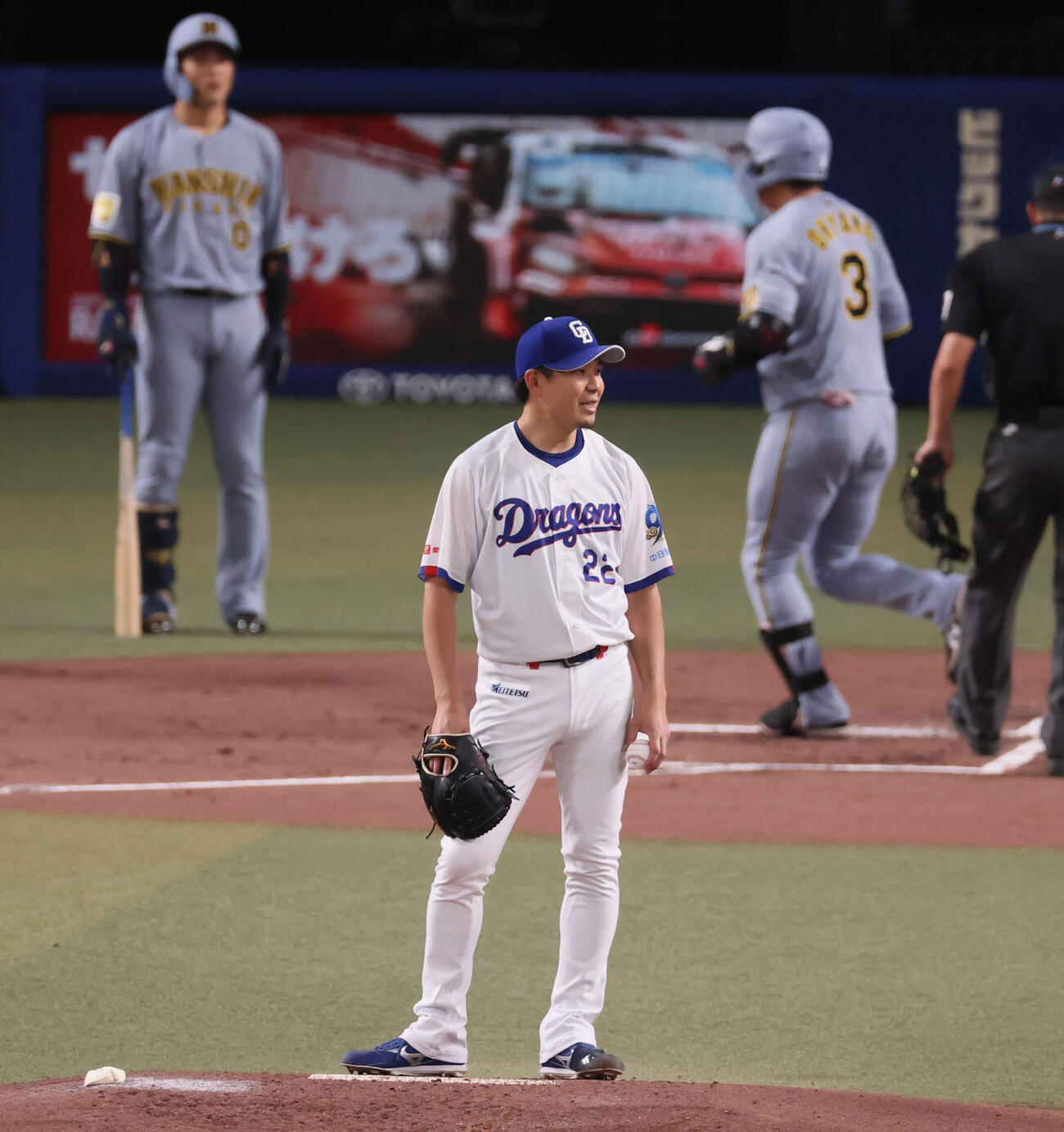 中日対阪神　2回表阪神無死、大野は大山にソロ本塁打を浴びる（撮影・加藤哉）