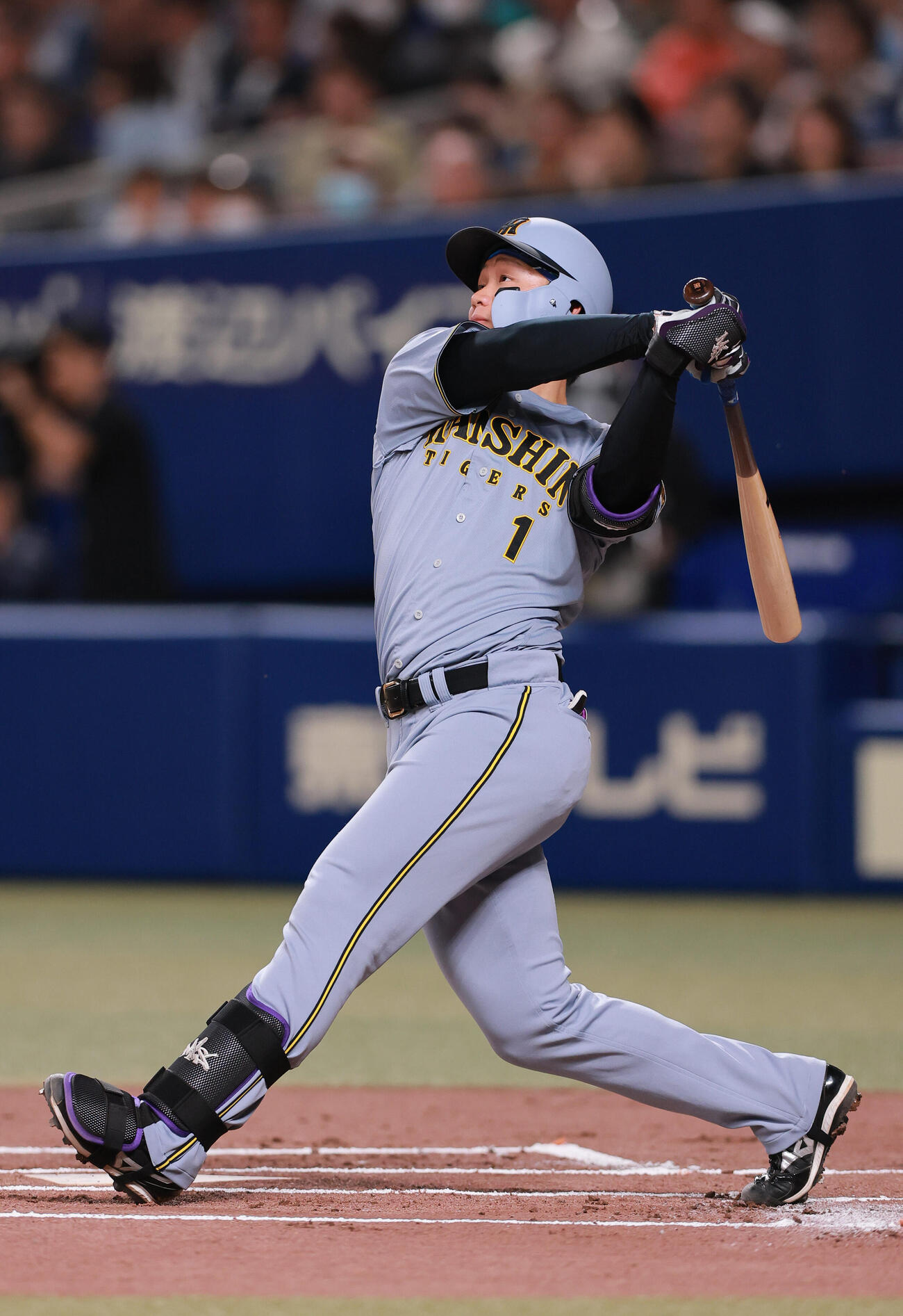 中日対阪神　1回表阪神2死、森下はソロ本塁打を放つ（撮影・上山淳一）