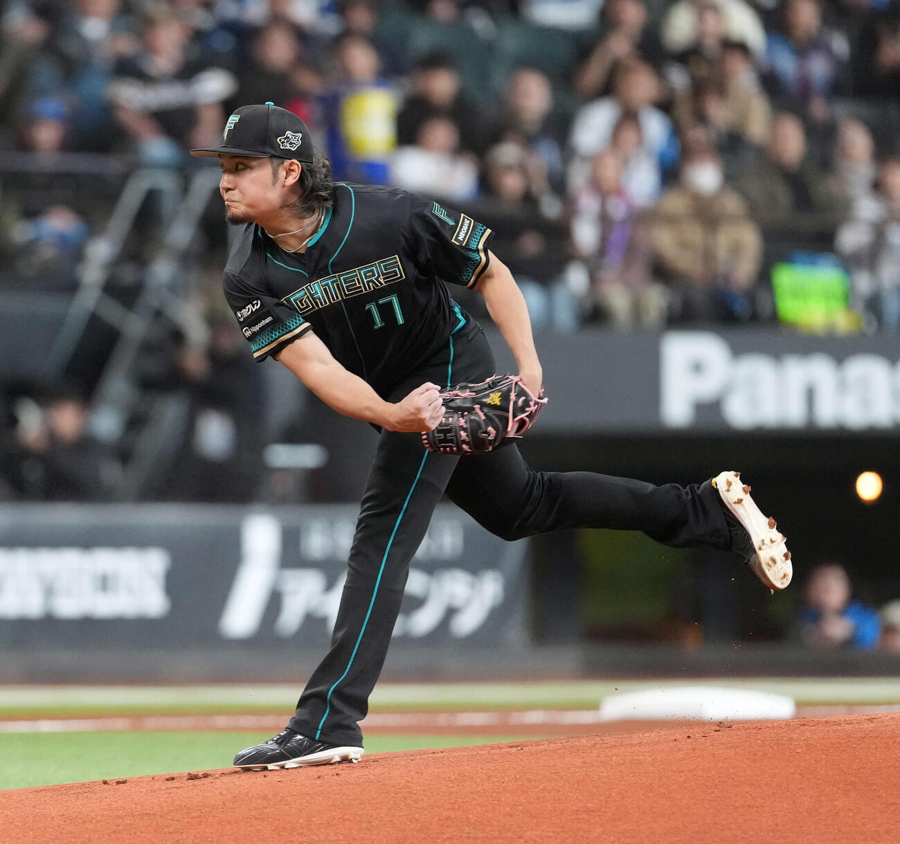 日本ハム対ソフトバンク　日本ハム先発の伊藤（撮影・井上学）