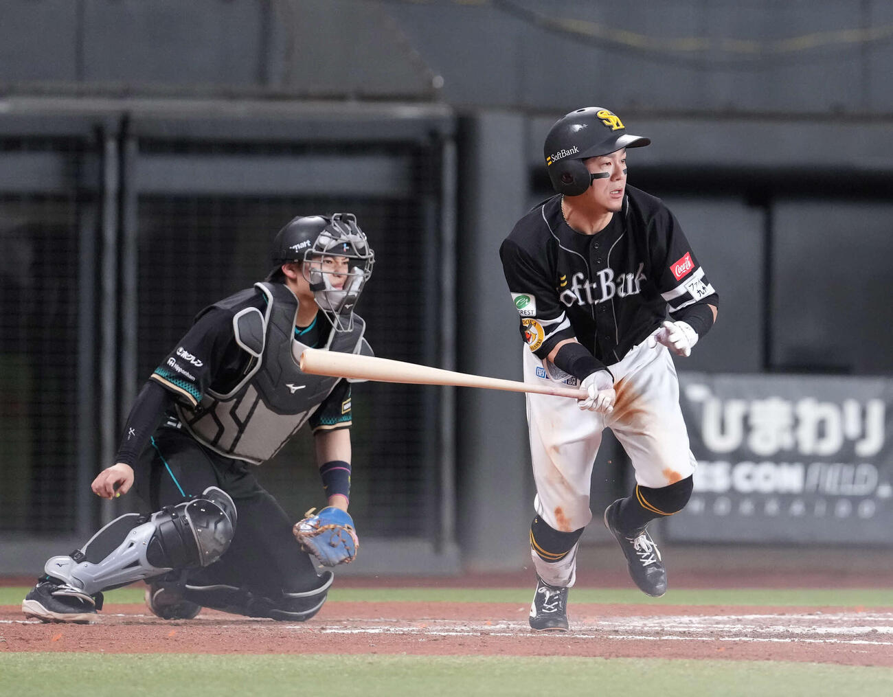 日本ハム対ソフトバンク　6回表ソフトバンク1死満塁、、適時打を放つ牧原大（撮影・井上学）