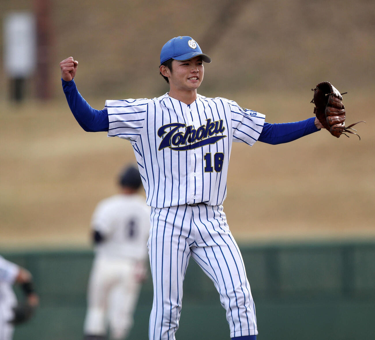 東北学院大対東北工大　勝利しガッツポーズする東北学院大・千葉（撮影・木村有優）