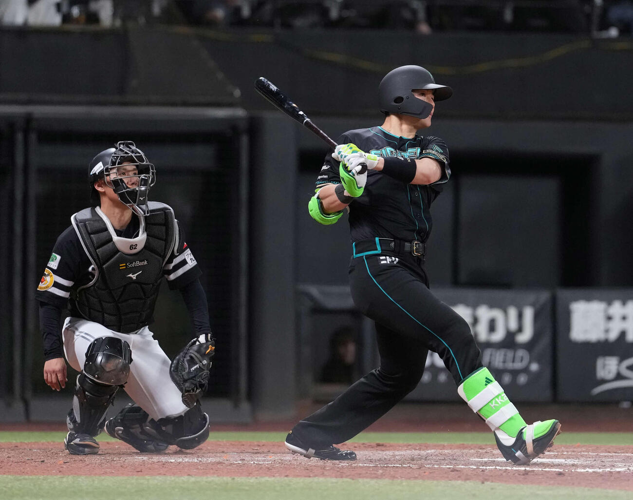 日本ハム対ソフトバンク　9回裏日本ハム2死一、二塁、適時打を放つ清宮幸（撮影・井上学）