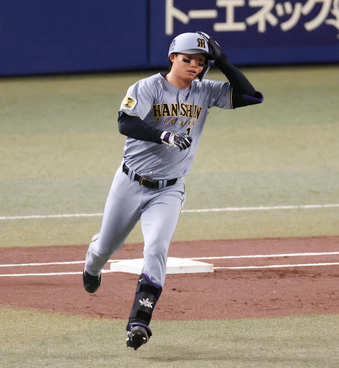 中日対阪神　1回表阪神2死、森下は左越えソロ本塁打を放つ（撮影・加藤哉）
