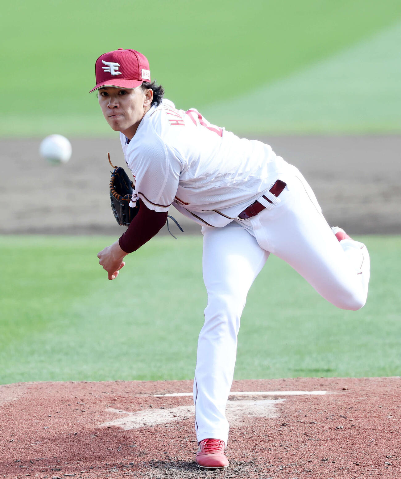 楽天対オリックス　力投する楽天先発の早川（撮影・鈴木正人）　