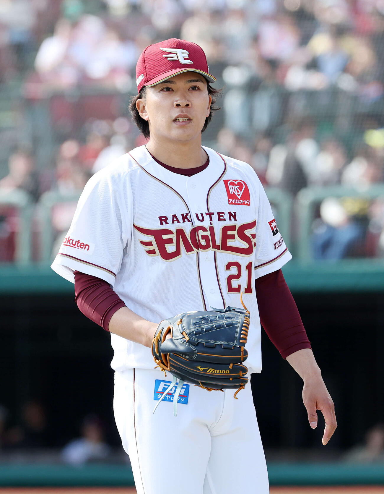 楽天対オリックス　2回表、オリックスの攻撃を抑えベンチに引き揚げる楽天早川（撮影・鈴木正人）　
