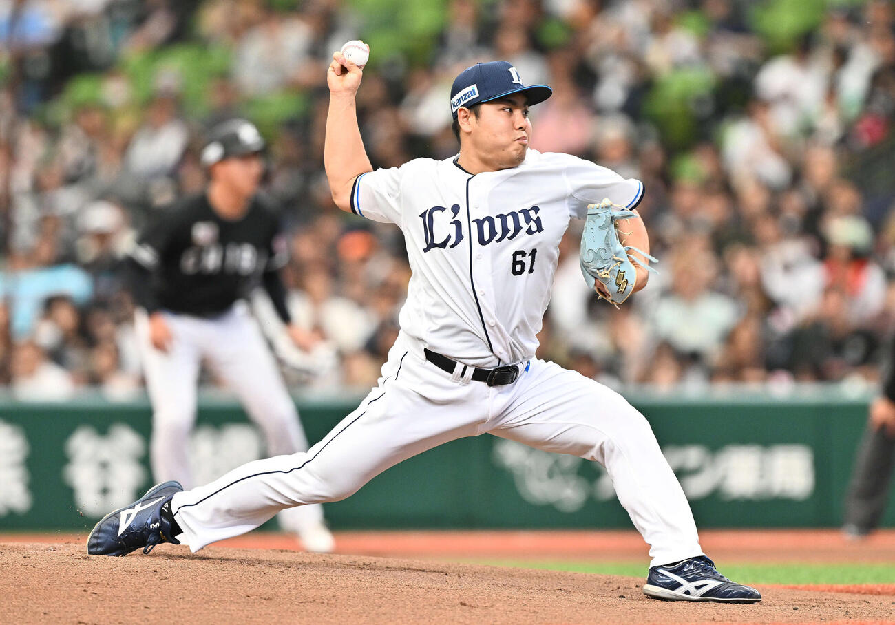 西武対ロッテ　西武先発の平良（撮影・滝沢徹郎）