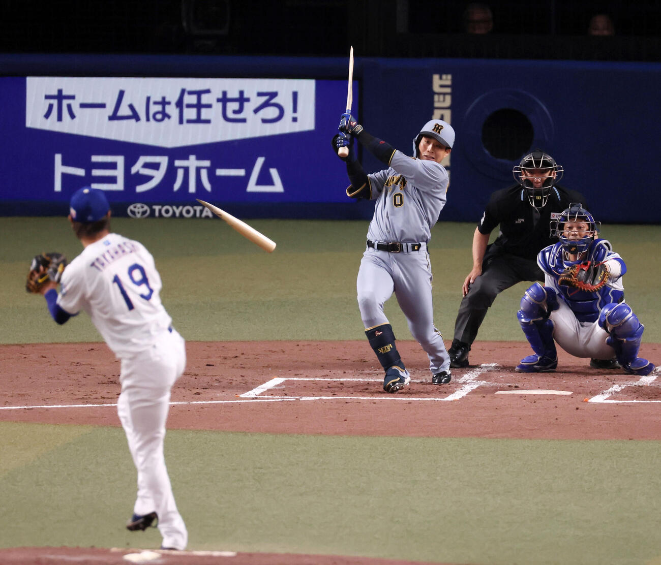 中日対阪神　2回表阪神2死、左飛を打ち上げる木浪。投手高橋宏（撮影・加藤哉）