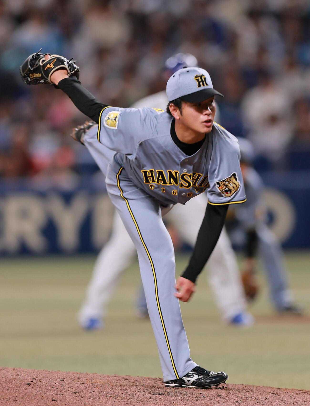 中日対阪神　8回表、力投する高橋（撮影・上山淳一）