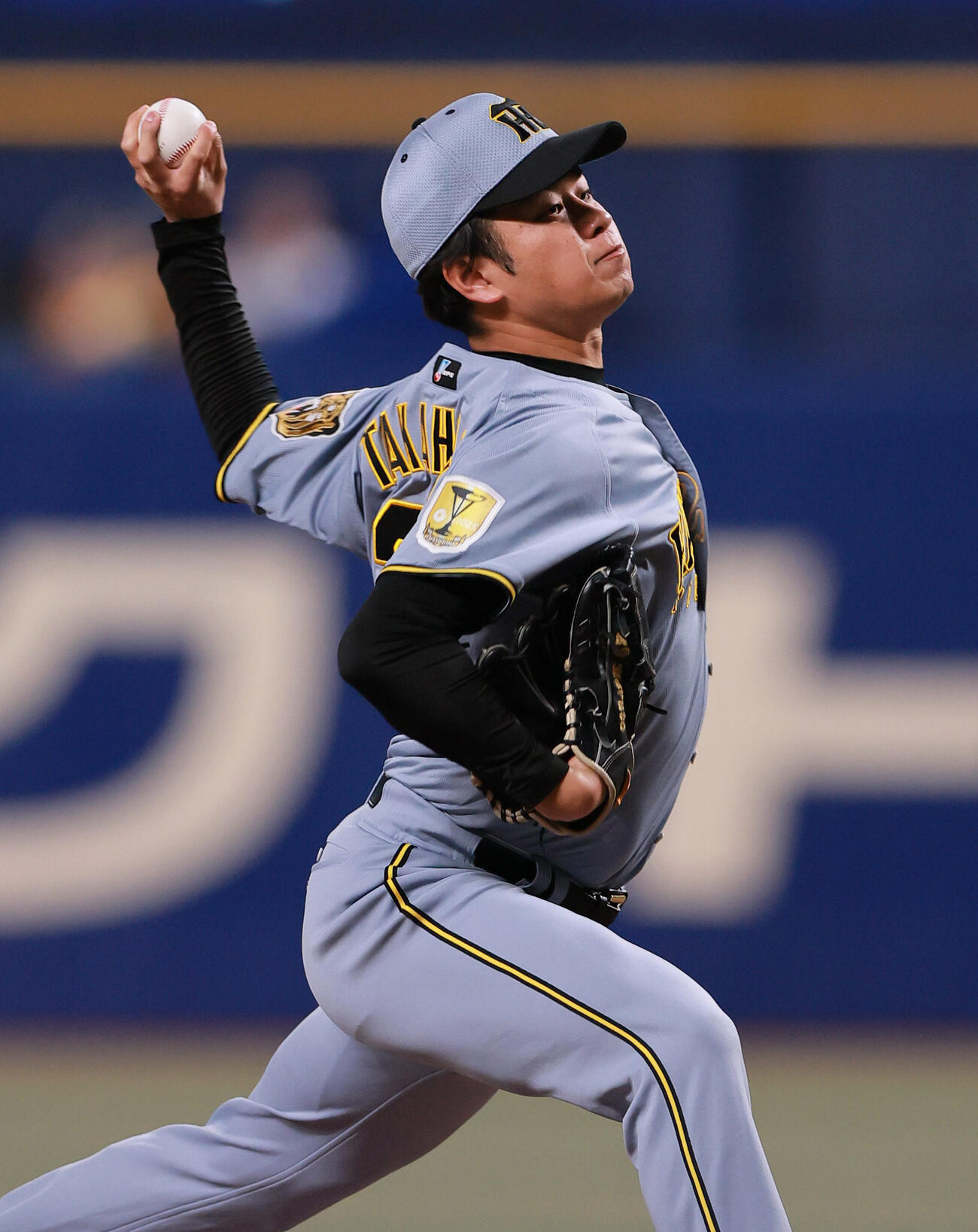 中日対阪神　2回裏、力投する阪神先発の高橋（撮影・上山淳一）