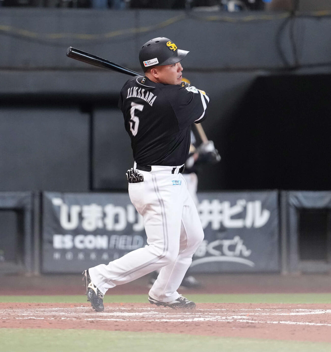 日本ハム対ソフトバンク　8回に適時打を放つ山川（撮影・井上学）