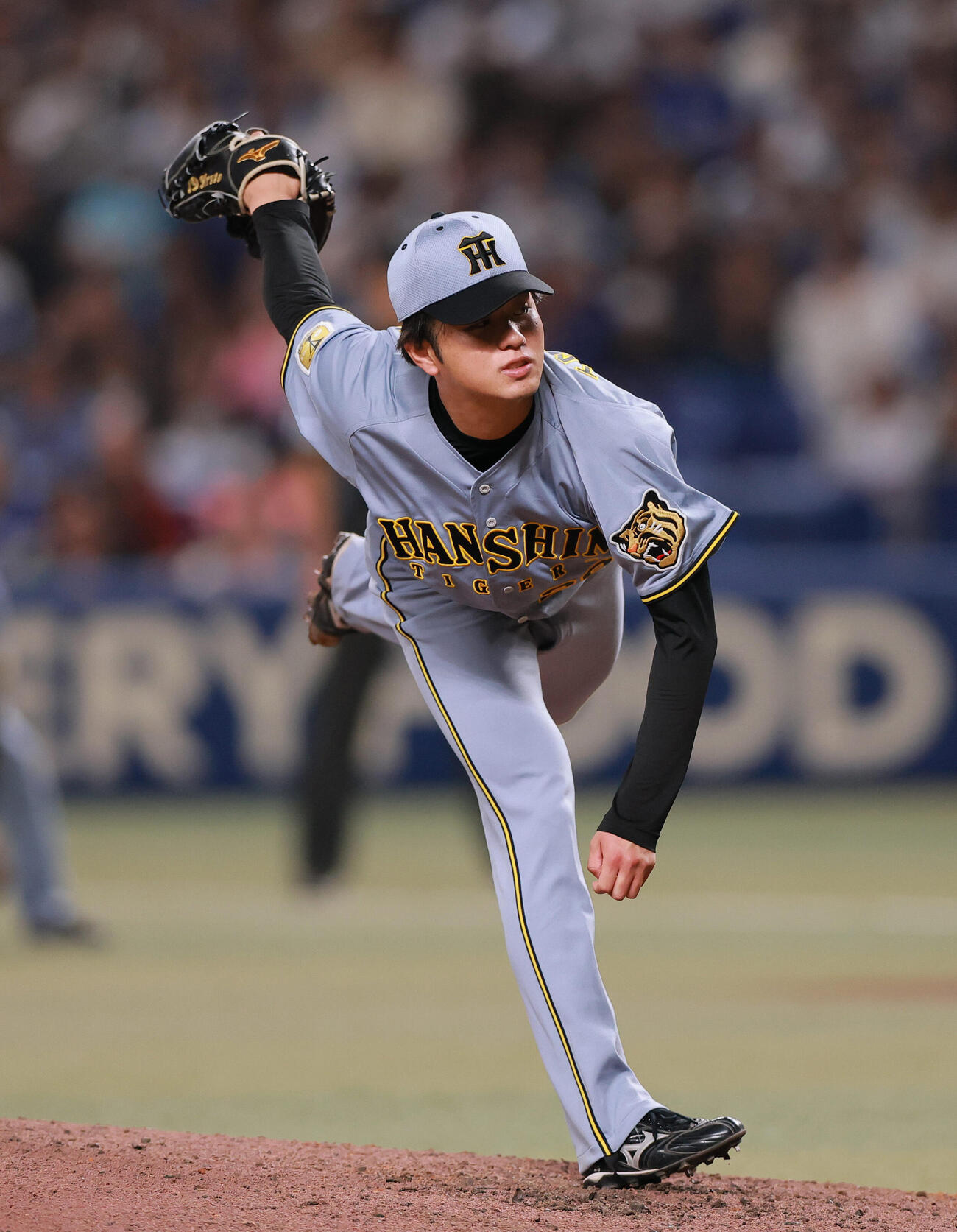 中日対阪神　9回裏、力投する高橋（撮影・上山淳一）