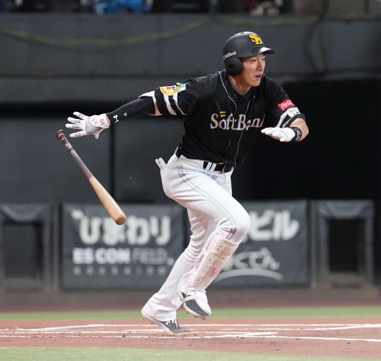 日本ハム対ソフトバンク　1回表ソフトバンク1死一、二塁、右前打を放つ柳田（撮影・井上学）