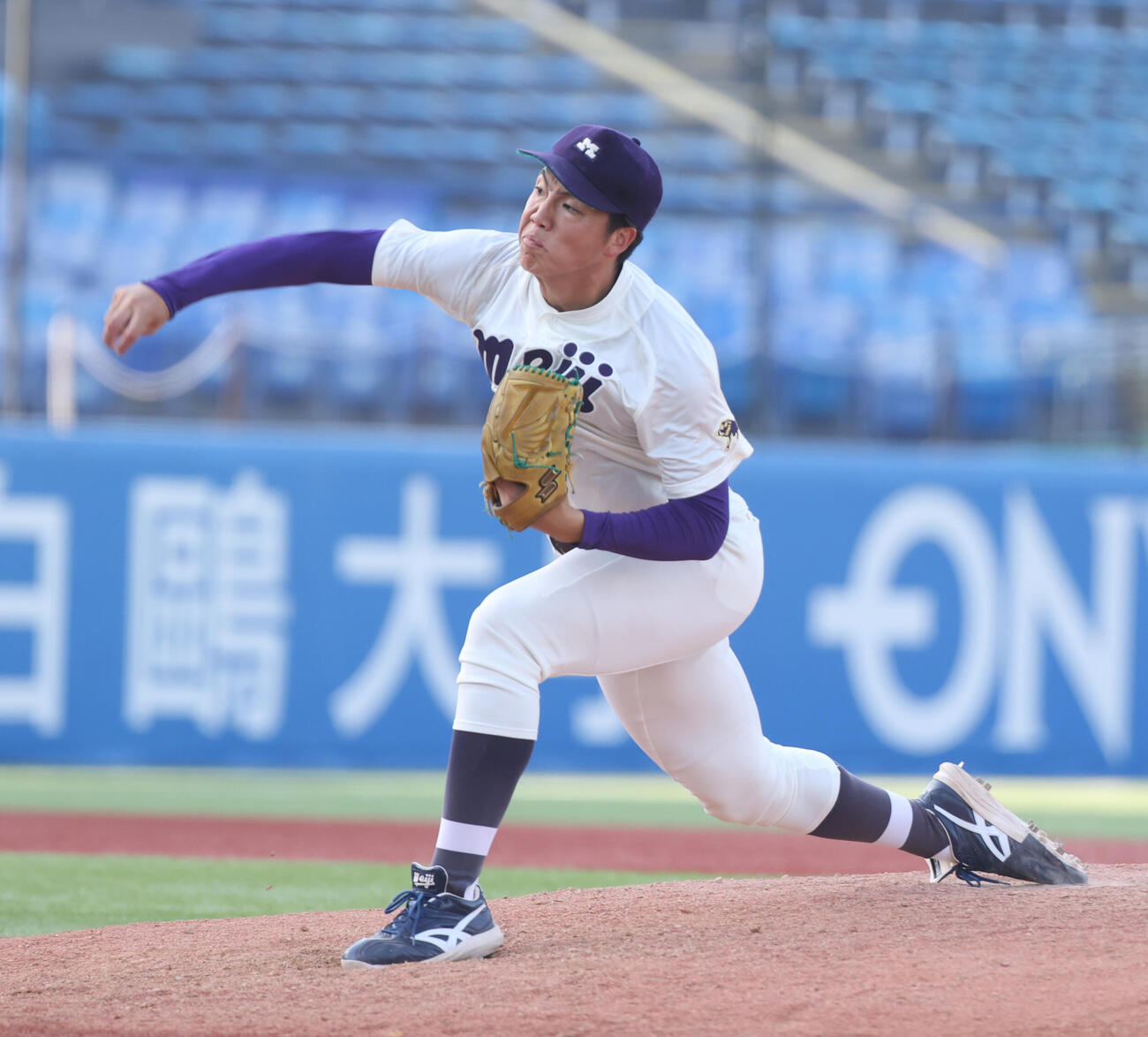 明大対東大　先発した明大・平嶋は6回を投げ1安打無失点の好投を見せた（撮影・柴田隆二）